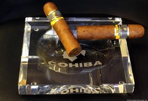 CIGAR VIET chuyên bán  buôn, bán lẻ các loại gạt tàn kính COHIBA tại Hà Nôi